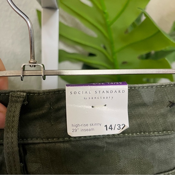 💚 Social Standard by Sanctuary Camo Print High-Rise Skinny Jeans | Sz 14/32 - Picture 6 of 8